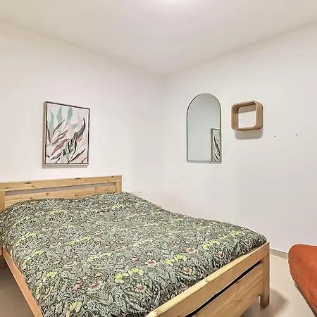 De 70m2 En Rdc A 6 Mn A Pied Des Monuments Apartmán Nîmes