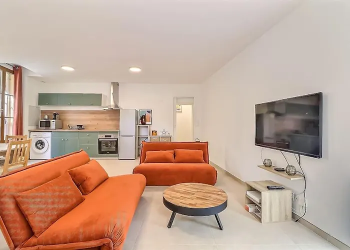 De 70m2 En Rdc A 6 Mn A Pied Des Monuments Apartment *